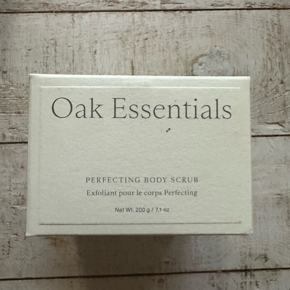 Oak Essentials Perfecting Body Scrub - Cream